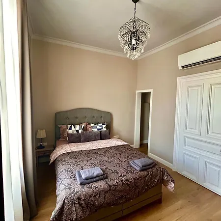 Vibrant L Stylish 2bd In Center Διαμέρισμα