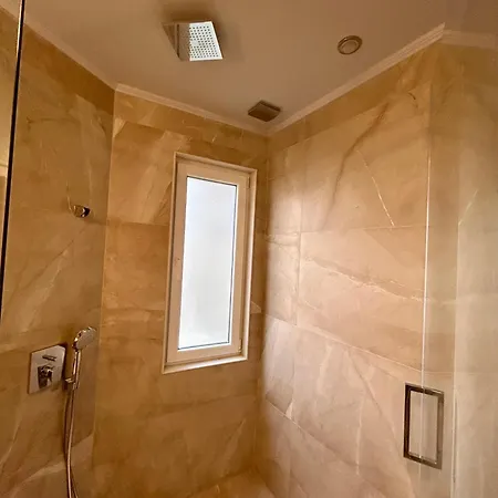 Vibrant L Stylish 2bd In Center * Βάρνα