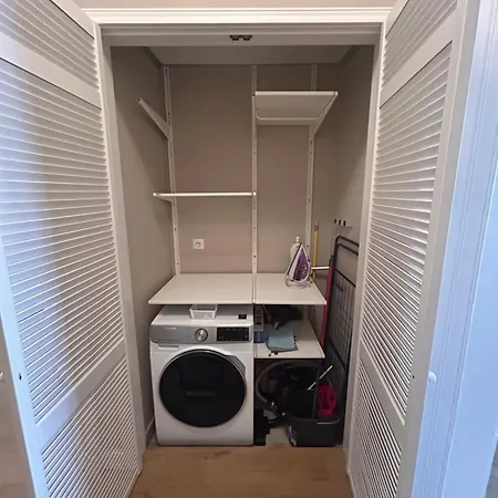 Διαμέρισμα Vibrant L Stylish 2bd In Center