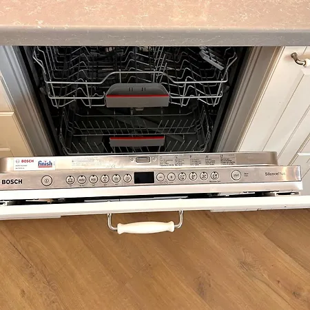 Vibrant L Stylish 2bd In Center Διαμέρισμα Βάρνα