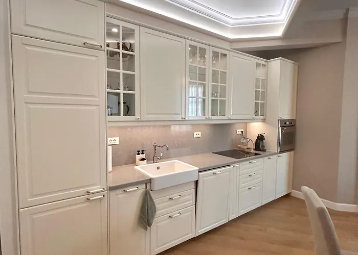 Vibrant L Stylish 2bd In Center Apartament