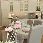 Διαμέρισμα Vibrant L Stylish 2bd In Center