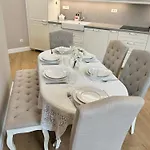 Vibrant L Stylish 2bd In Center Διαμέρισμα *