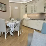 Vibrant L Stylish 2bd In Center Διαμέρισμα Βάρνα