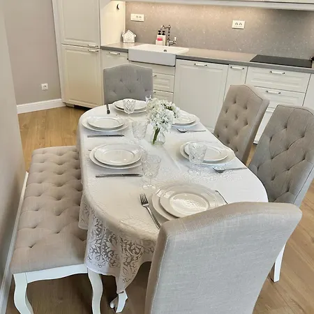 Vibrant L Stylish 2bd In Center Appartement *